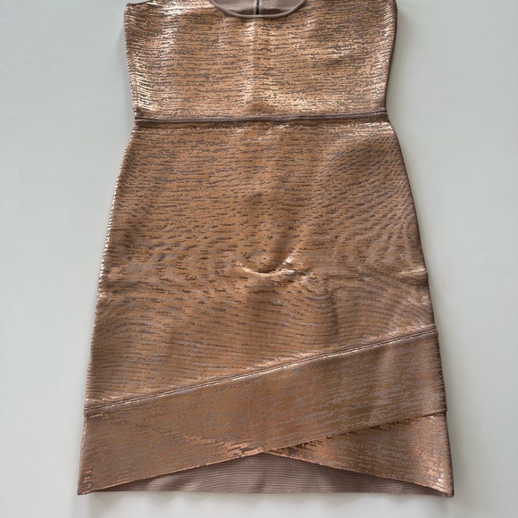 BCBG MaxAzria Gisela Rose Gold Foil Effect Bandage Mini Dress Size M - Picture 4 of 7